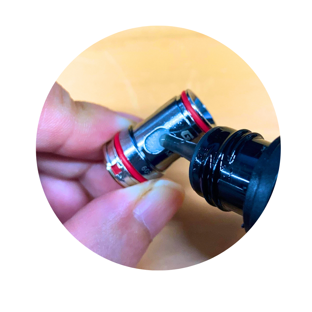 コイル側面の穴から直接リキッドを注入